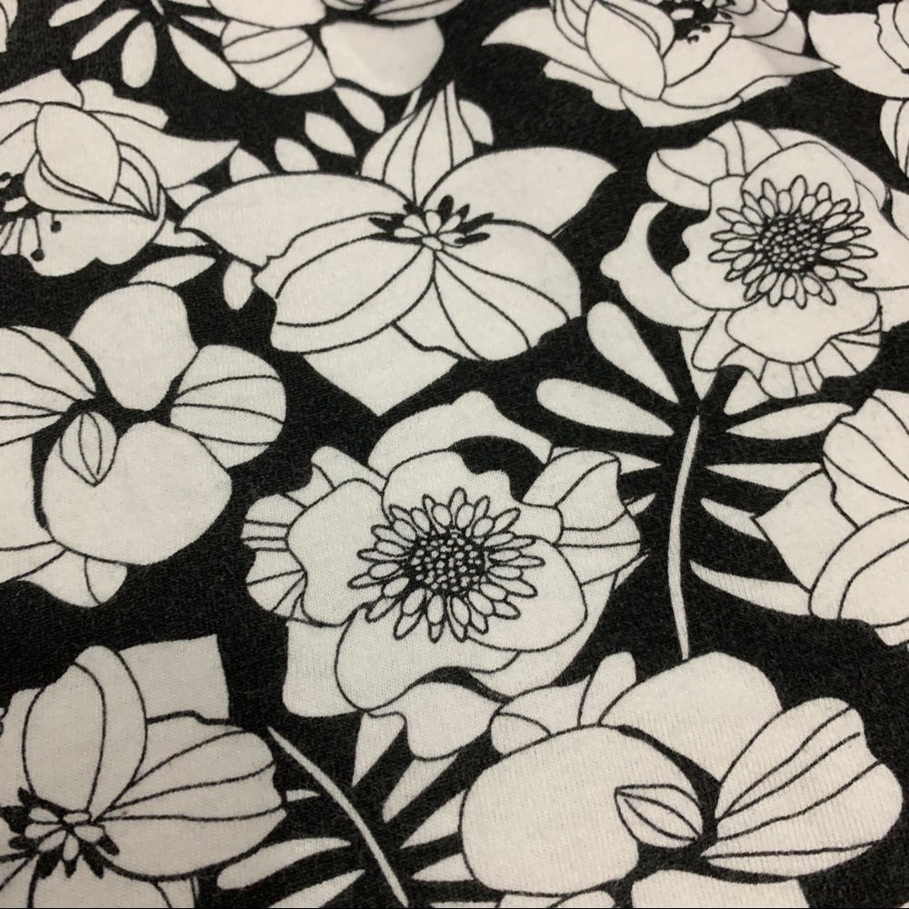 Girls print dress by Jumping Beans. Size 3t - Picture 4 of 7